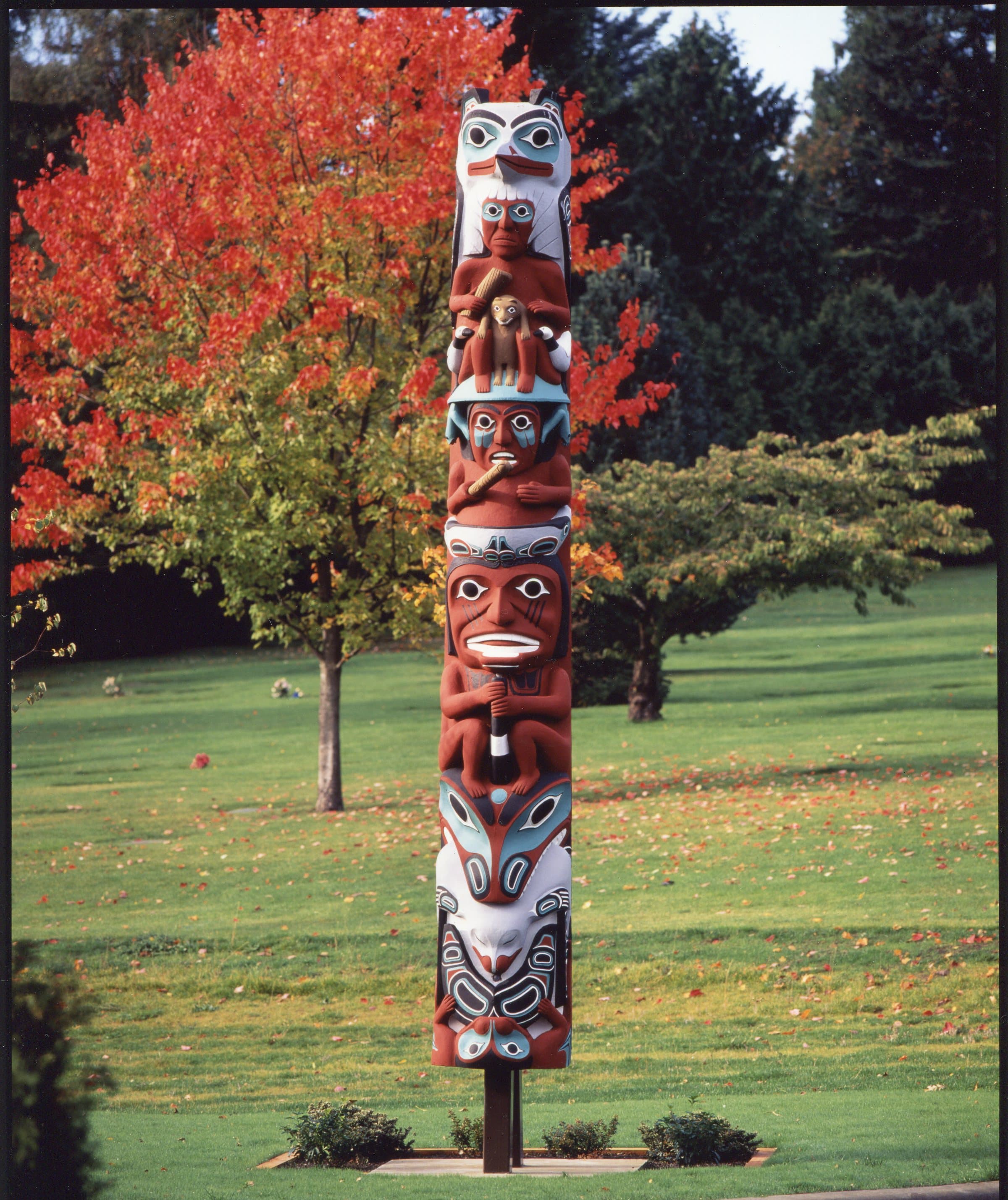 Cultural significance, File:Raven Totem Pole.jpg - Wikipedia
