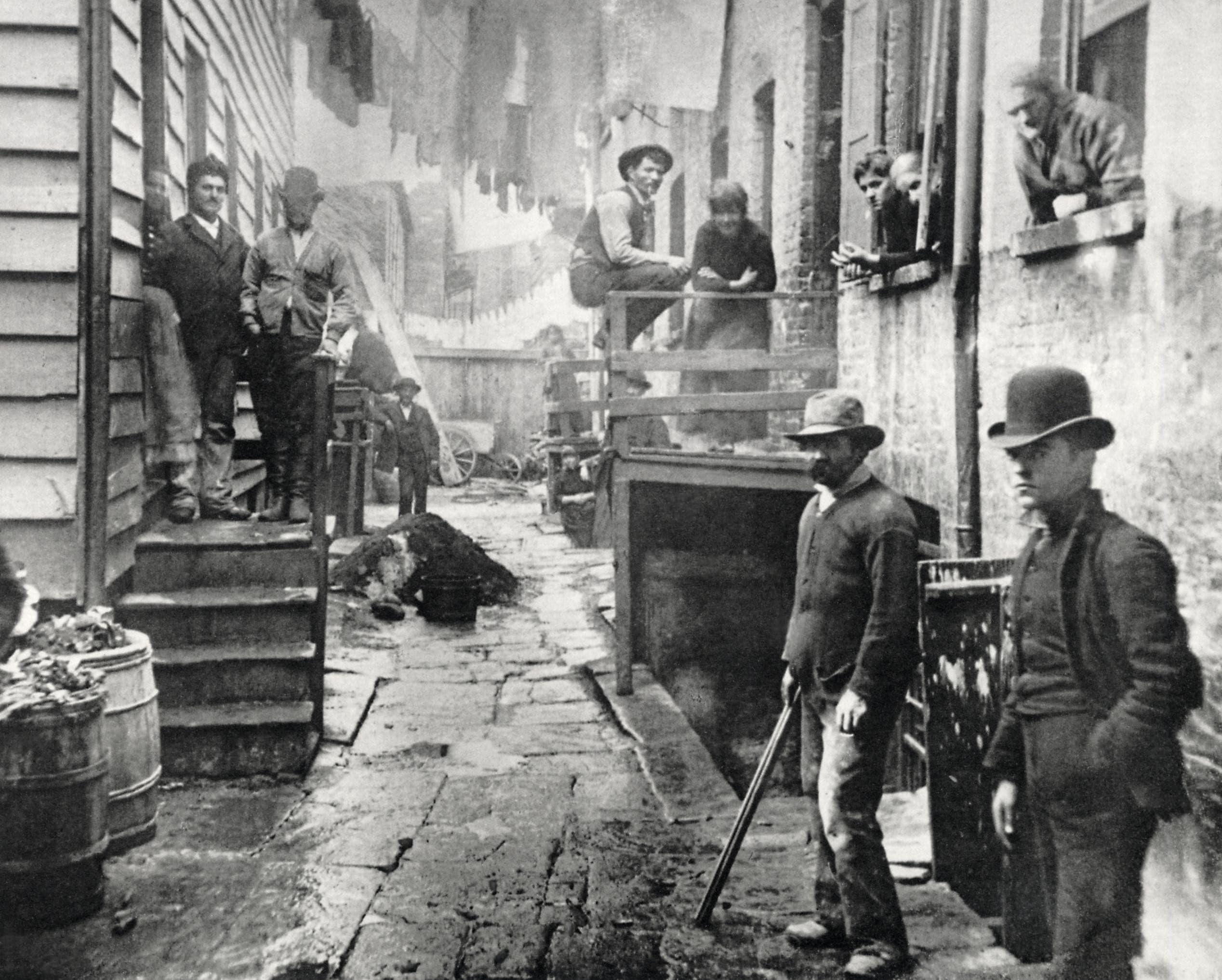 Early Jewish immigrant experiences, File:Jacob Riis - Bandits' Roost.jpg - Wikimedia Commons