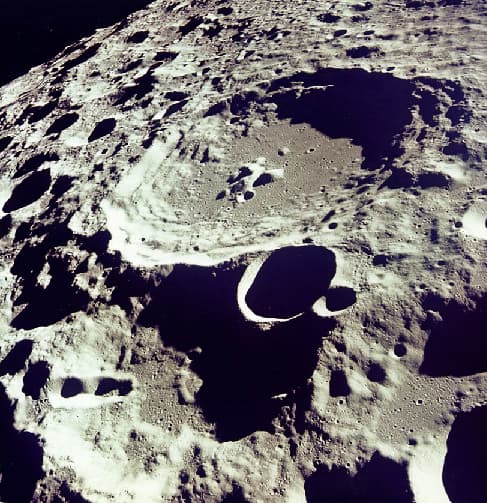 Features of lunar surface, The Lunar Surface · Astronomy