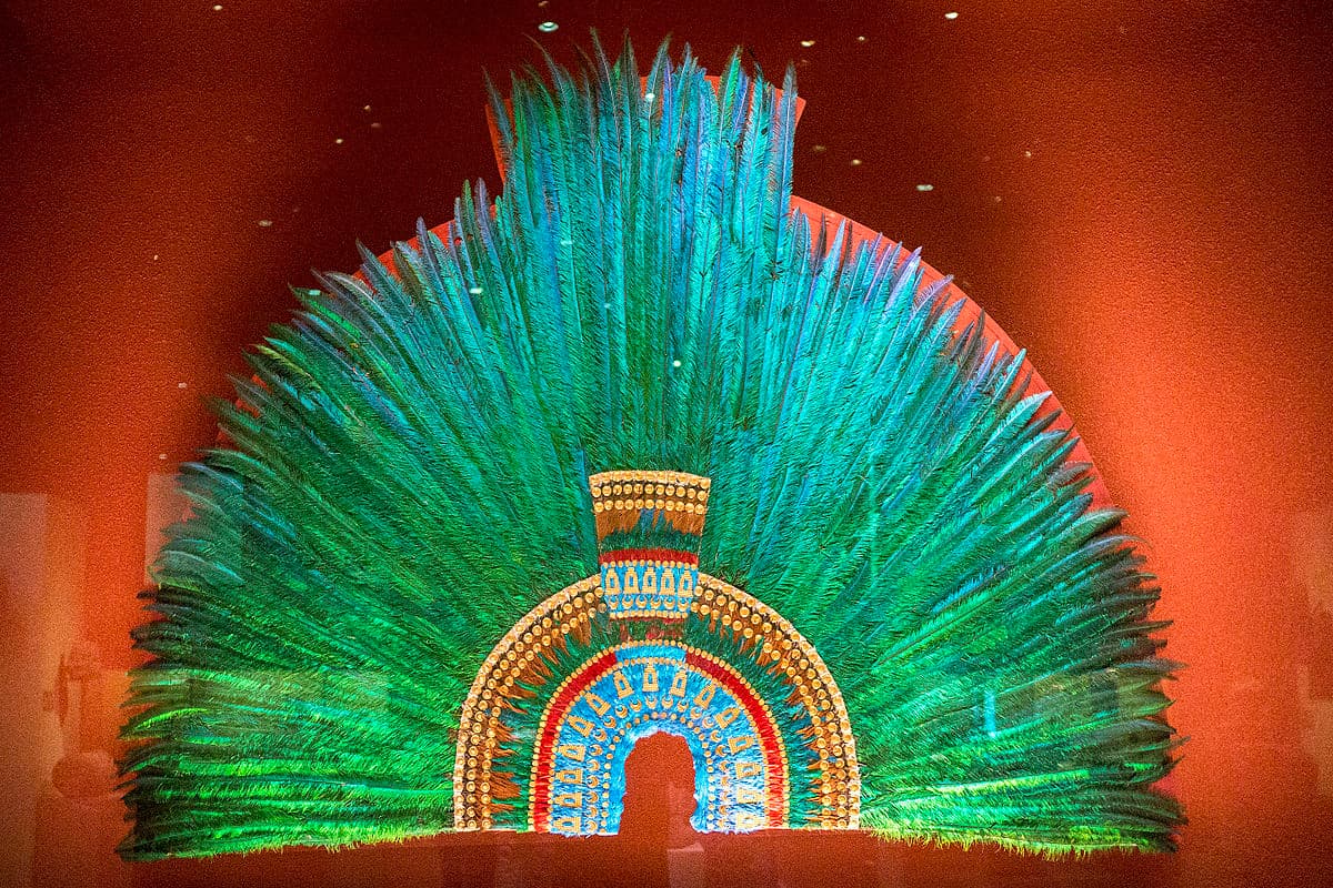 Masks and headdresses, Penacho de Moctezuma - Wikipedia, la enciclopedia libre