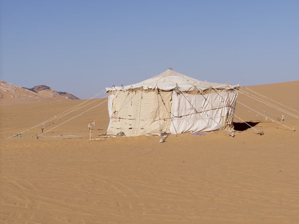 Pre-Islamic cultural context, A Bedouin Tent in Rub' al Khali | Dan | Flickr