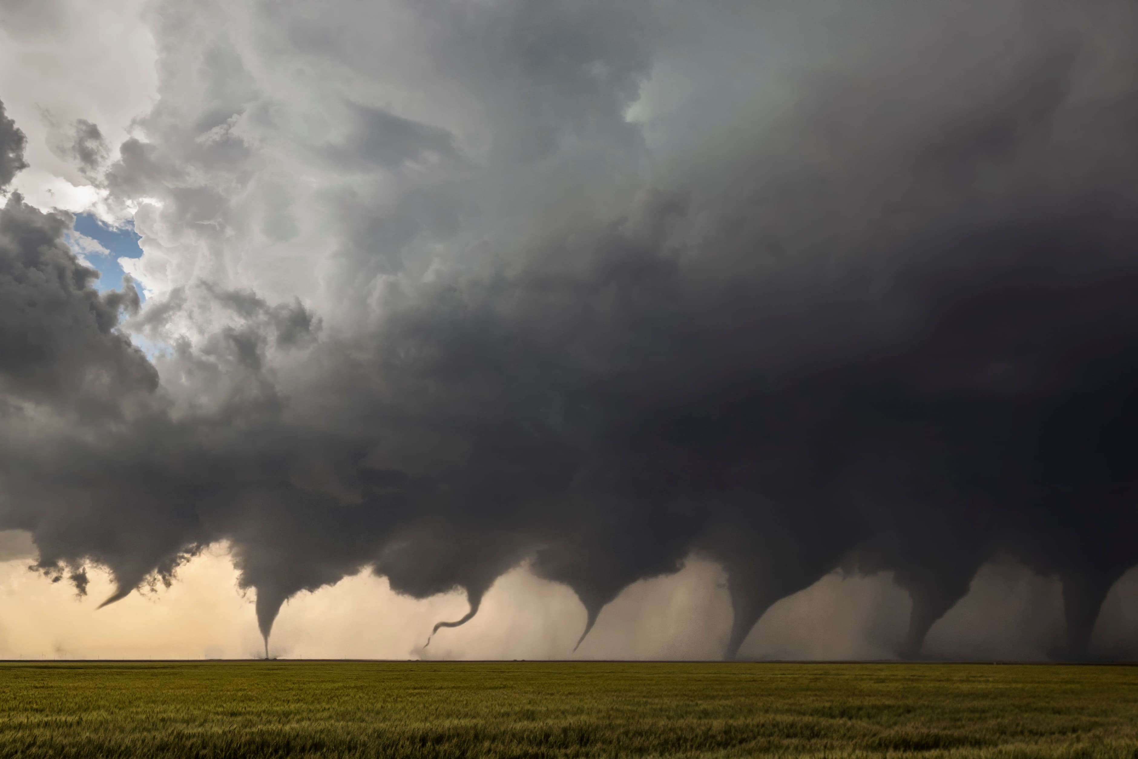 Tornado Formation and Structure, File:Evolution of a Tornado.jpg - Wikimedia Commons