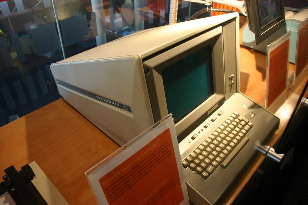 Computer Terminal 1985 Technology sector | Washington State History Class Notes | Fiveable